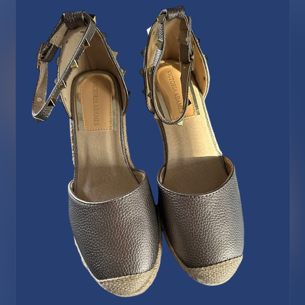 Victoria Adames Black Wedge Sandals Women’s 6.5 New In Box